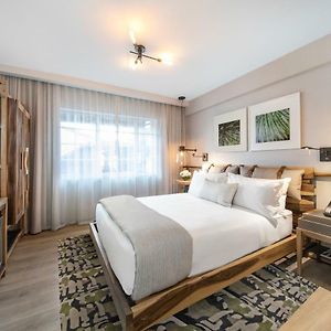 Habitación con Cama King Adaptada para Discapacitados